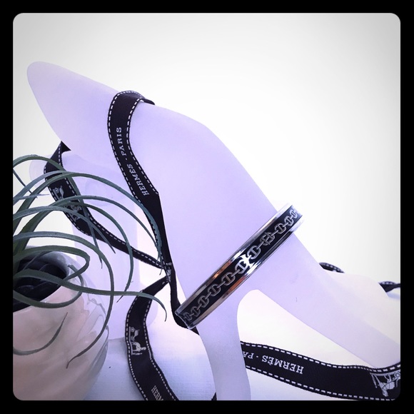 Hermès (62mm) palladium & enamel bangle bracelet - Picture 8 of 8